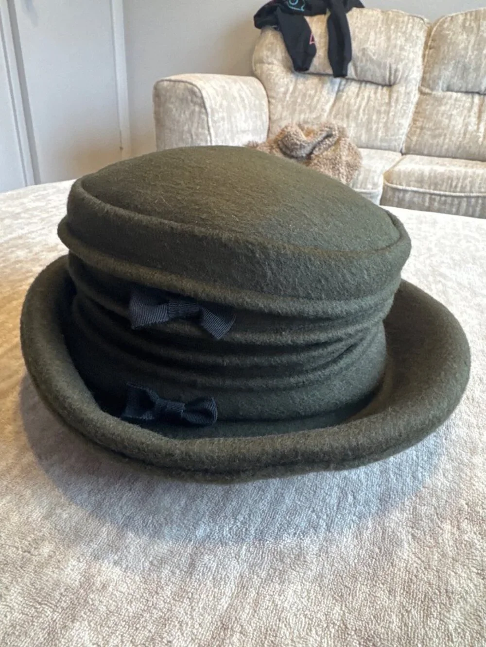 MSM Vogel Vintage Wool Felt Bow-Accented Olive Green Cloche Hat Old Money Fall